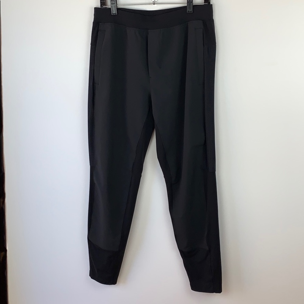 Men’s Lululemon vented knit pant SZ L